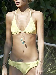 celebrity upskirt panties photos