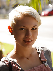 I found out that I have the flu today. So there may be some delays to publishing updates this week. But don't worry yourself. I'm not making a mad dash for the Mexican border with your dollars in tow. I love what I do. I hope you can say the same. Meeting unique personalities like Sage Hailong has opened up my perspectives on life, relationships, and hairstyles. Even still, you will never hear me claim that Hollyweird is a wonderful place to hang your hat.