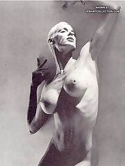 Shirtfull of Brigitte Nielsen upskirt picture