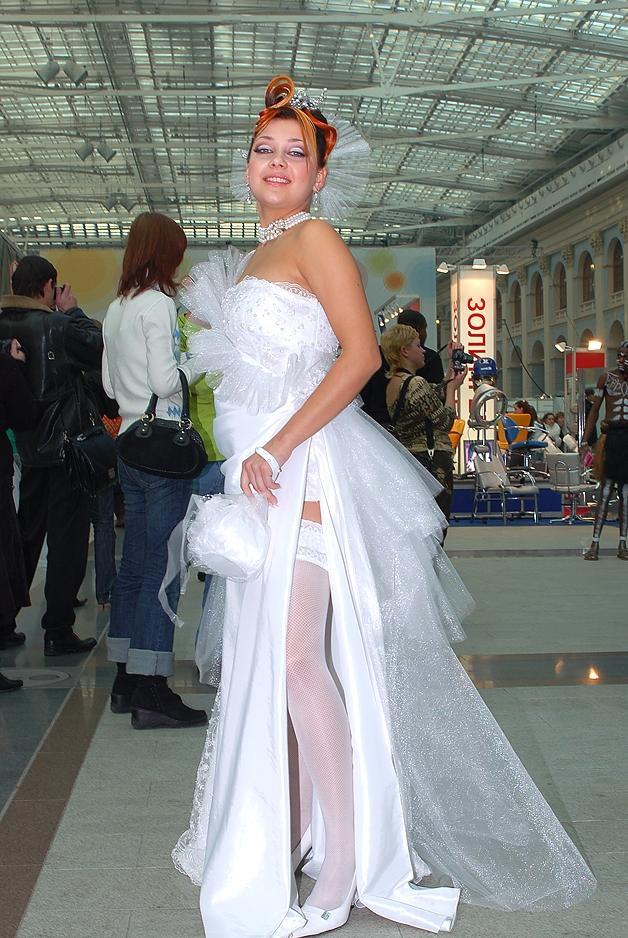 Real Amateur Public Candid Upskirt Picture Sex Gallery Pictures Of Plump Bride Spreads Legs