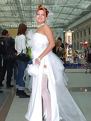 Pictures of Plump Bride Spreads Legs upskirt picture
