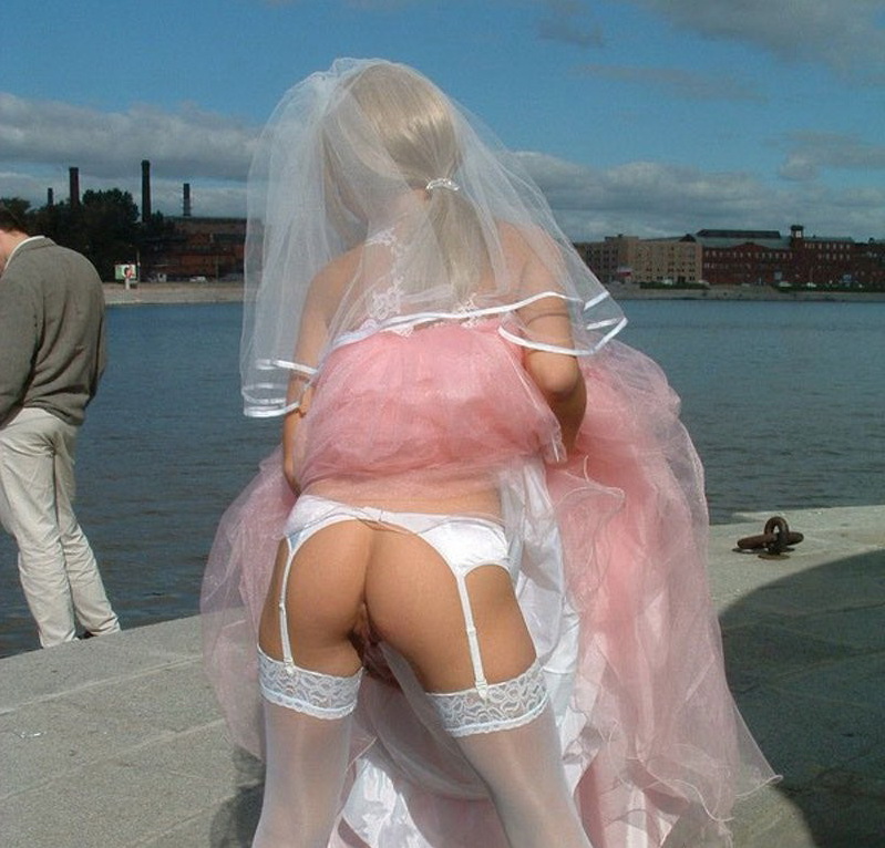 Real Amateur Public Candid Upskirt Picture Sex Gallery Naughty Brides Upskirt Photos