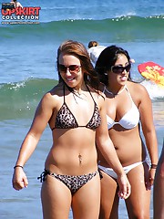 Sexy teen girls in junior bikinis upskirt pic