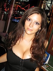 Babe?s luxurious boobs shot in upblouse pics