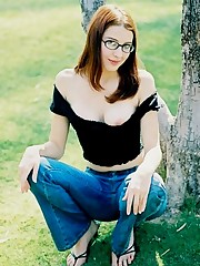 Downblouse Shots upskirt pictures