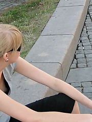 Extra hot downblouse tits seducing men here