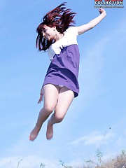 Girls secretly show upskirt public