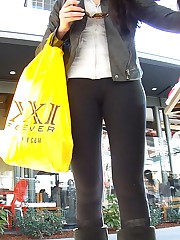 Girl in jeans uncovers hot upblouse