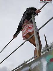 Hot chick's outdoor upskirt